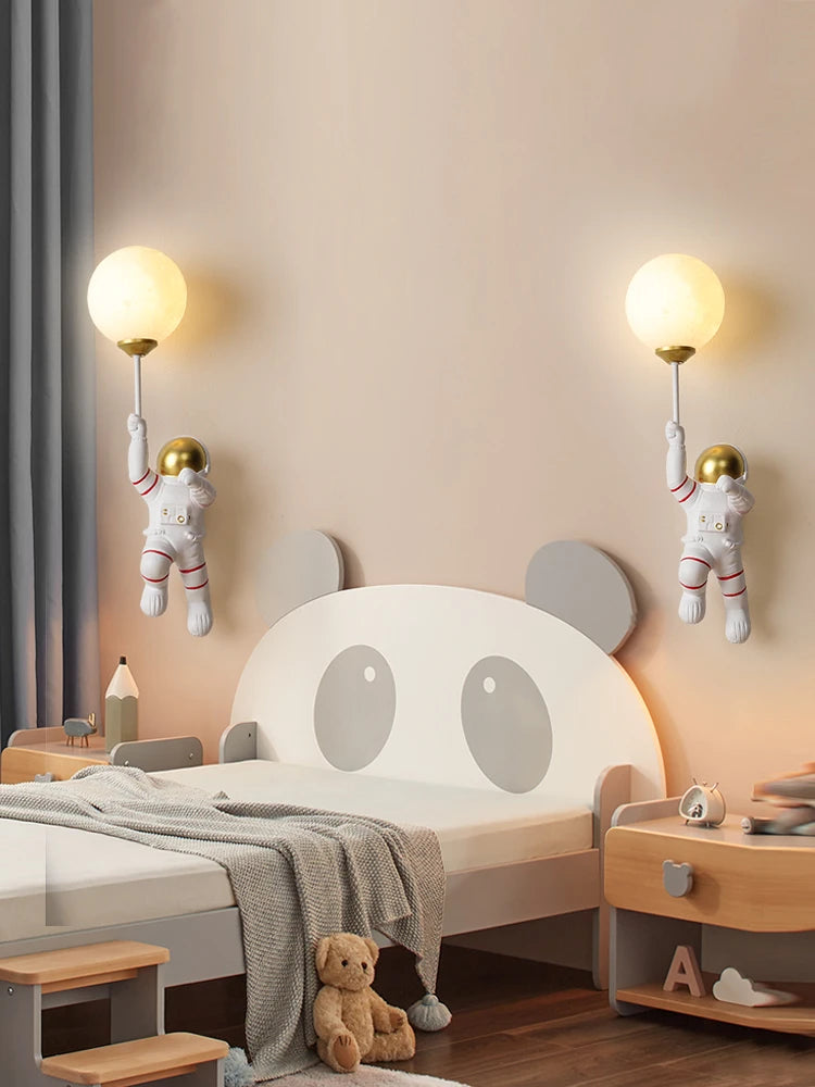 Astronaut Dual Planet Wall Lamp — two worlds, one wall, infinite wow 🚀🪐✨